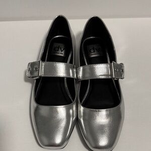DV by Dolce Vita Silver Flats
